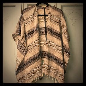 American Eagle poncho one Sz